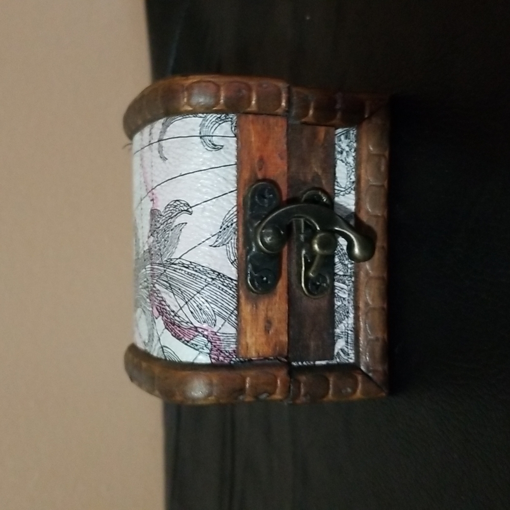 Vintage  wood  box